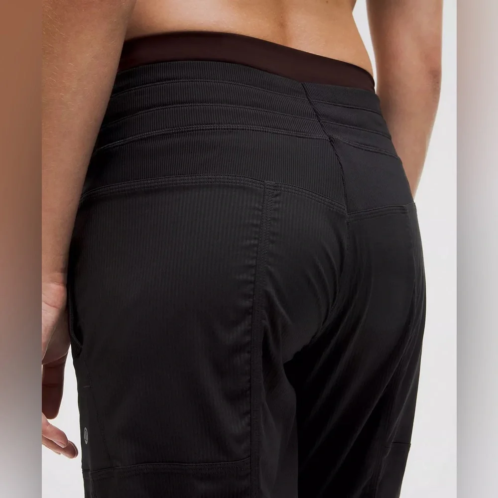 NWT LULULEMON Dance Studio Mid-Rise PantTall Black Size 4 5959 - Picture 10 of 14